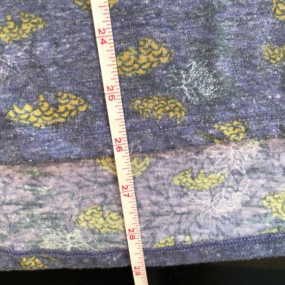 Lularoe Classic Tee top in periwinkle floral M - Picture 5 of 5